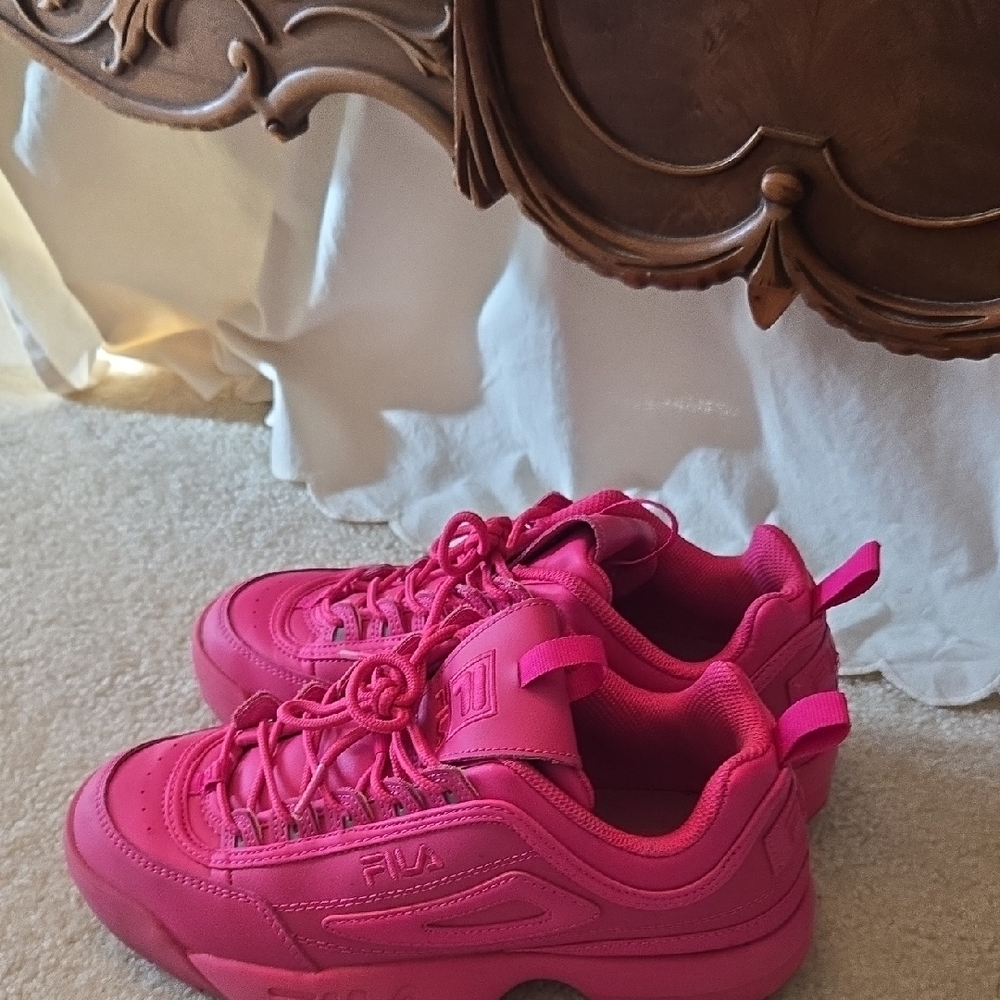 FILA Women's Bold Pink Sneakers